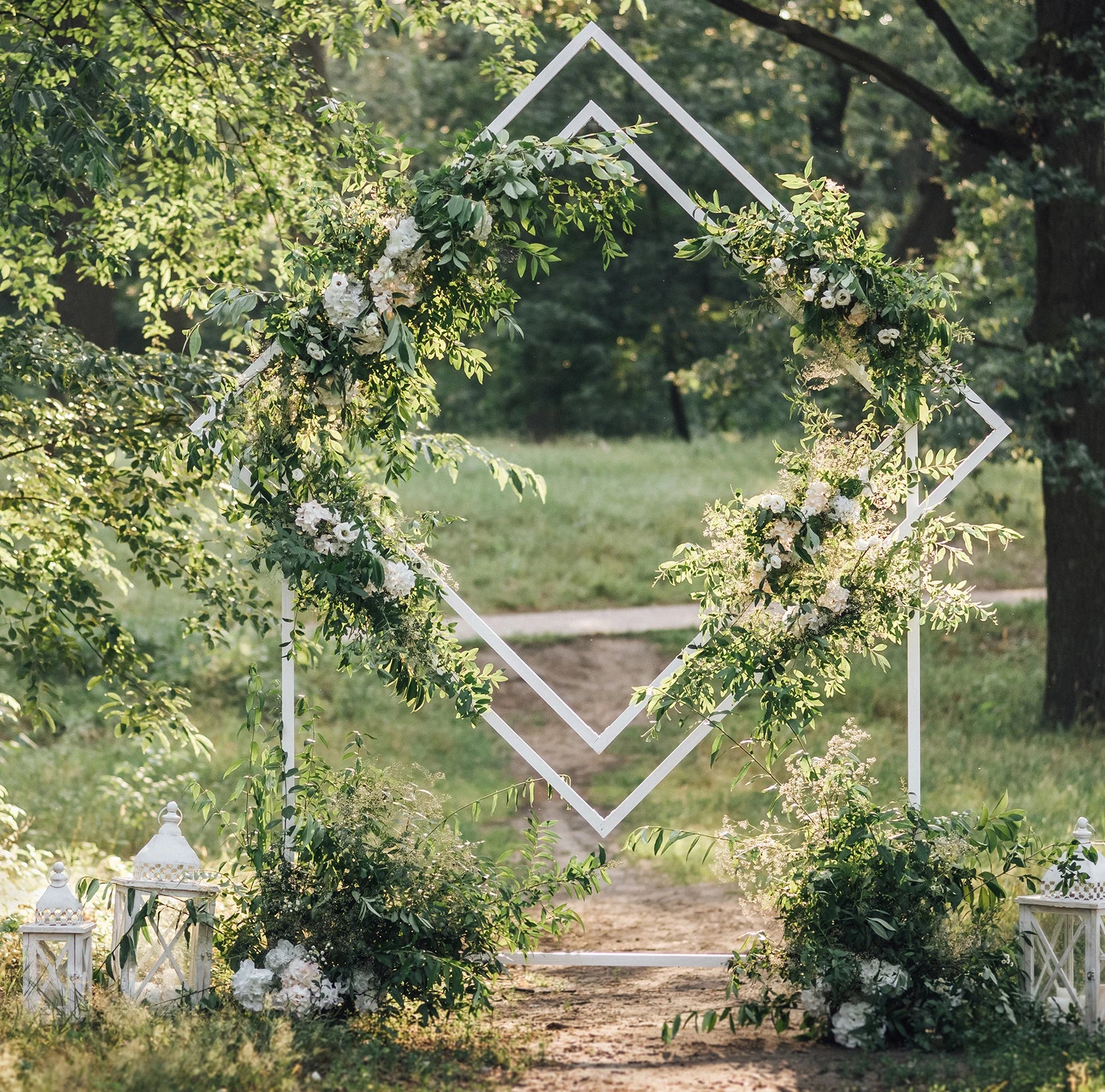 Large Metal Wedding Arch, Balloon Arch Backdrop Arch Stand for Wedding, Bridal, Garden, Yard, Indoor Outdoor Party Decoration