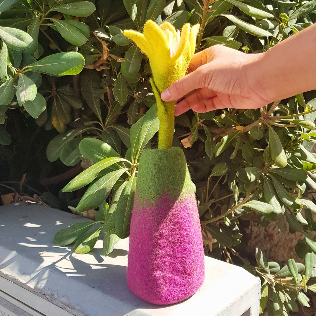 Felt Flowers - Lily (10 assorted colours)