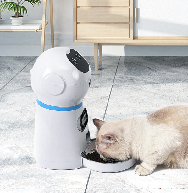 Automatic Pet Feeder With Voice Recorder